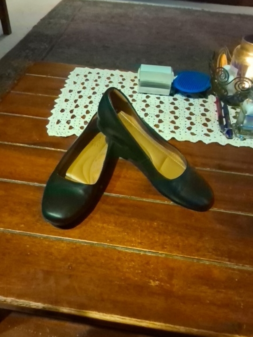 Naturalizer Classic Women's Black Round-Toe Comfort Flats